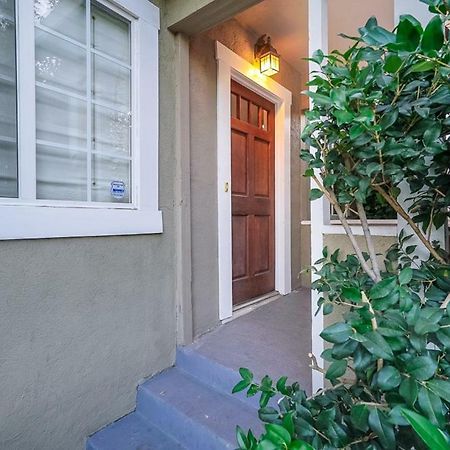 ロサンゼルスStylish 2 Bed & 2 Bath At The Heart Of Hollywood With Free Parking - One Car Onlyアパートメント エクステリア 写真
